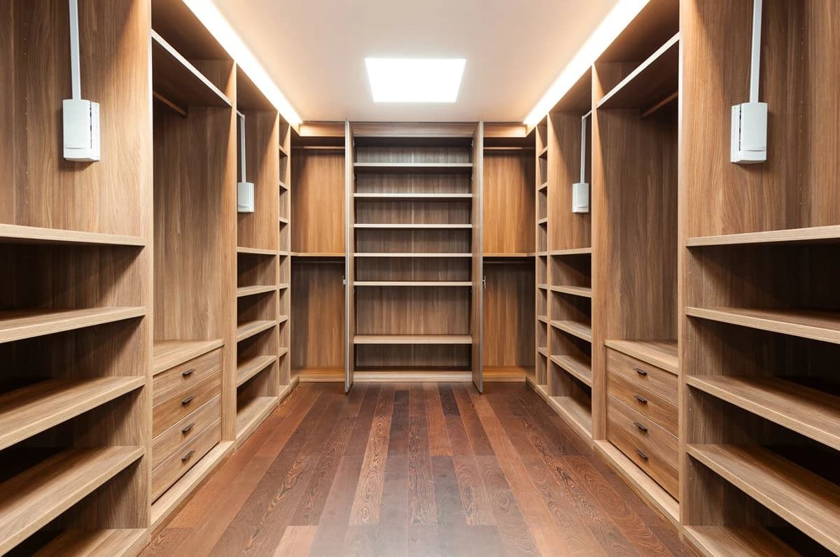 Andrade Custom Trim & Cabinetry